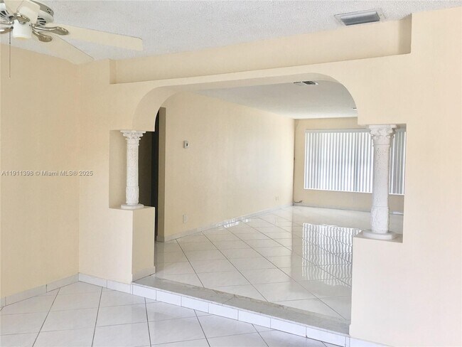 Building Photo - 5706 NE 17th Terrace