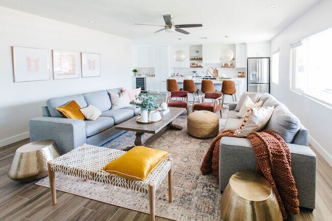 Building Photo - Stunning Remodel near Old Town!