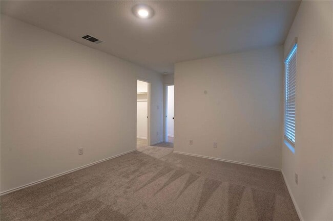 Building Photo - 2320 Blizzard Dr