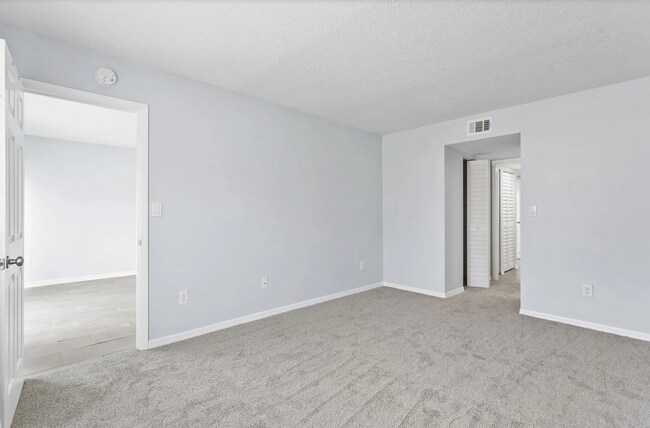 Building Photo - 2 Bed 2 Bath Condo for Rent in 55+ Peacefu...