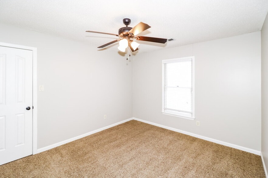 Building Photo - 1562 Appling Wood Cove N