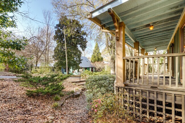 Building Photo - 145 Hendrix Ave