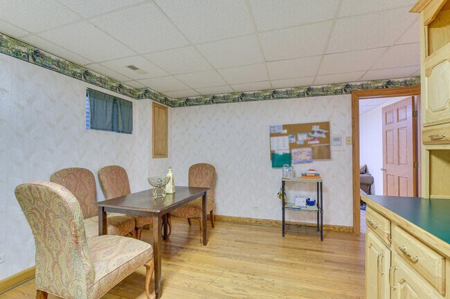 Building Photo - 7 Creekside Ln