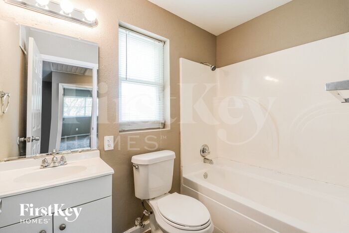 Building Photo - 2295 Montagne Dr