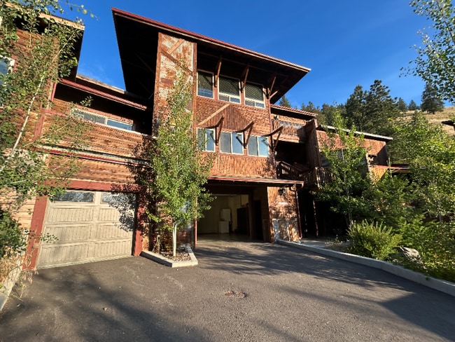 Building Photo - 751 Sun Pillar Loop