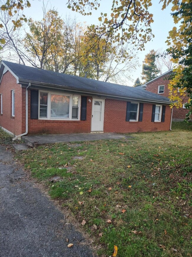 Building Photo - 3832 Walhampton Dr