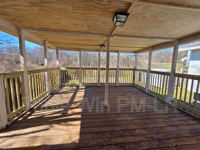 Building Photo - 1413 Nannette St