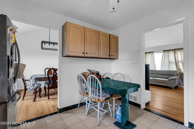 Building Photo - 36 Community Dr