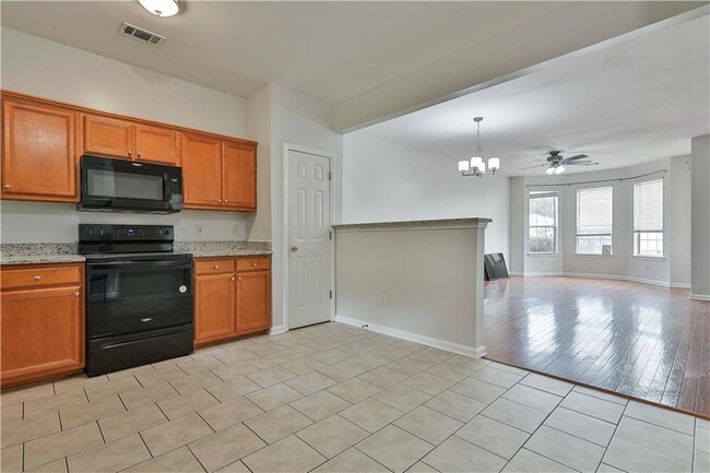 Building Photo - 150 Brentwood Dr