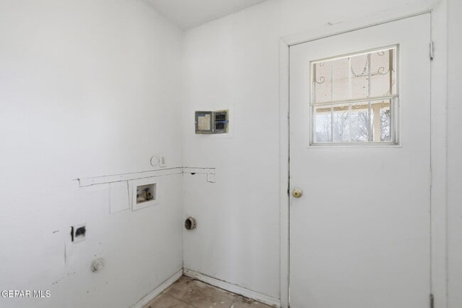 Building Photo - 8408 Reindeer Ave