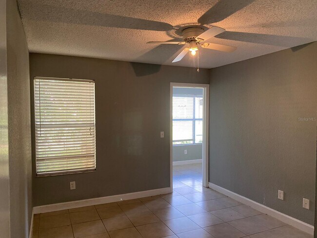 Building Photo - 5156 Conroy Rd