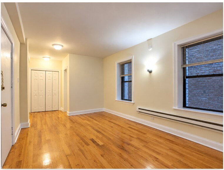 Building Photo - 1358 N Dearborn St