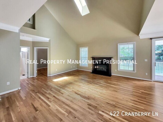Building Photo - 422 Cranberry Ln