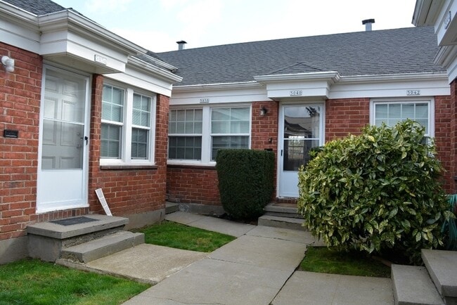 Building Photo - 5040 SE 75th Ave