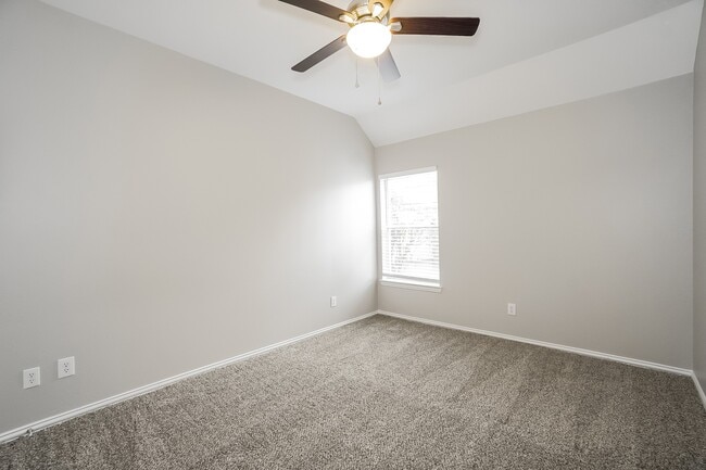 Building Photo - 16042 Belleshire Ln