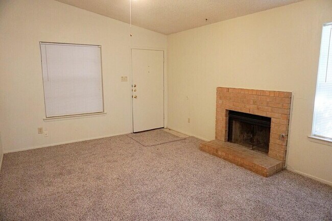 Building Photo - 125 N Troy Ave