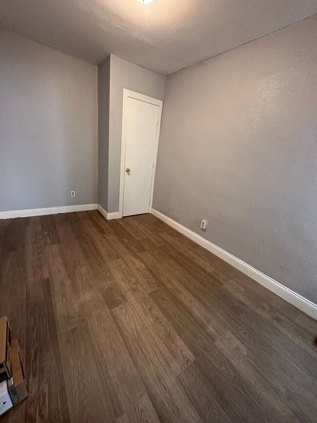 Building Photo - 4BR House Available for Rent!