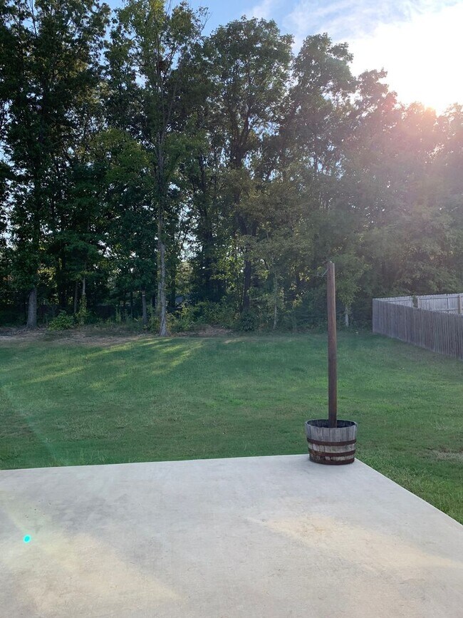 Building Photo - 3 bed 2 bath-Valley View-2 Car Garage