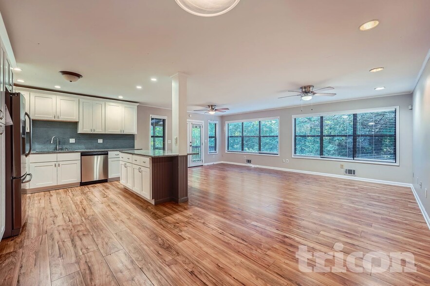 Building Photo - 134 Little Brook Dr