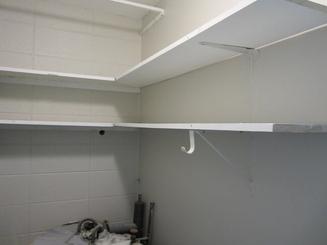 Building Photo - 109 Chicago Ave SE