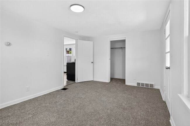 Building Photo - 2820 E 120th St