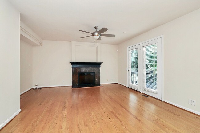 Building Photo - Large Olde Providence Home For Rent!