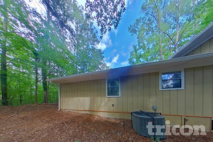 Building Photo - 3060 Orbit Cir
