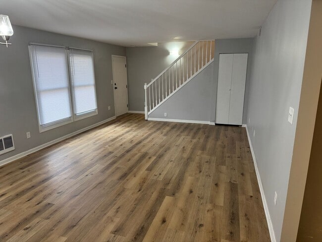 Building Photo - 7932 Whitcomb St