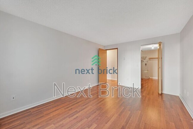 Building Photo - 10501 8th Ave NE
