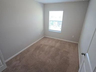 Building Photo - Spacious Townhome with Pond Views | 3BR + Loft + Screened Patio