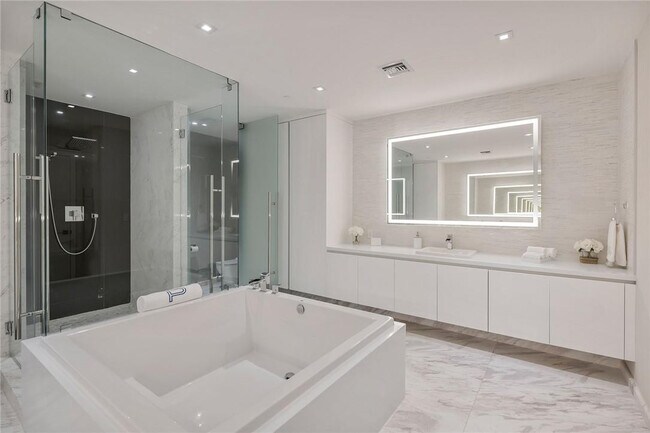 Building Photo - 701 N Fort Lauderdale Beach Blvd