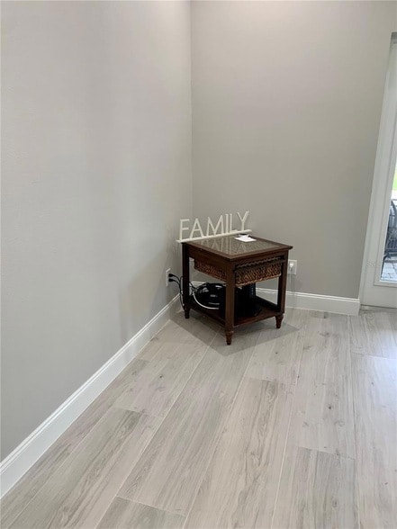 Building Photo - 2129 Lorraine Dr