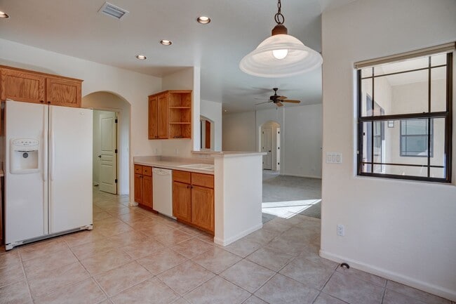 Building Photo - 3 Bedroom, 2 Bath Home in Prescott!