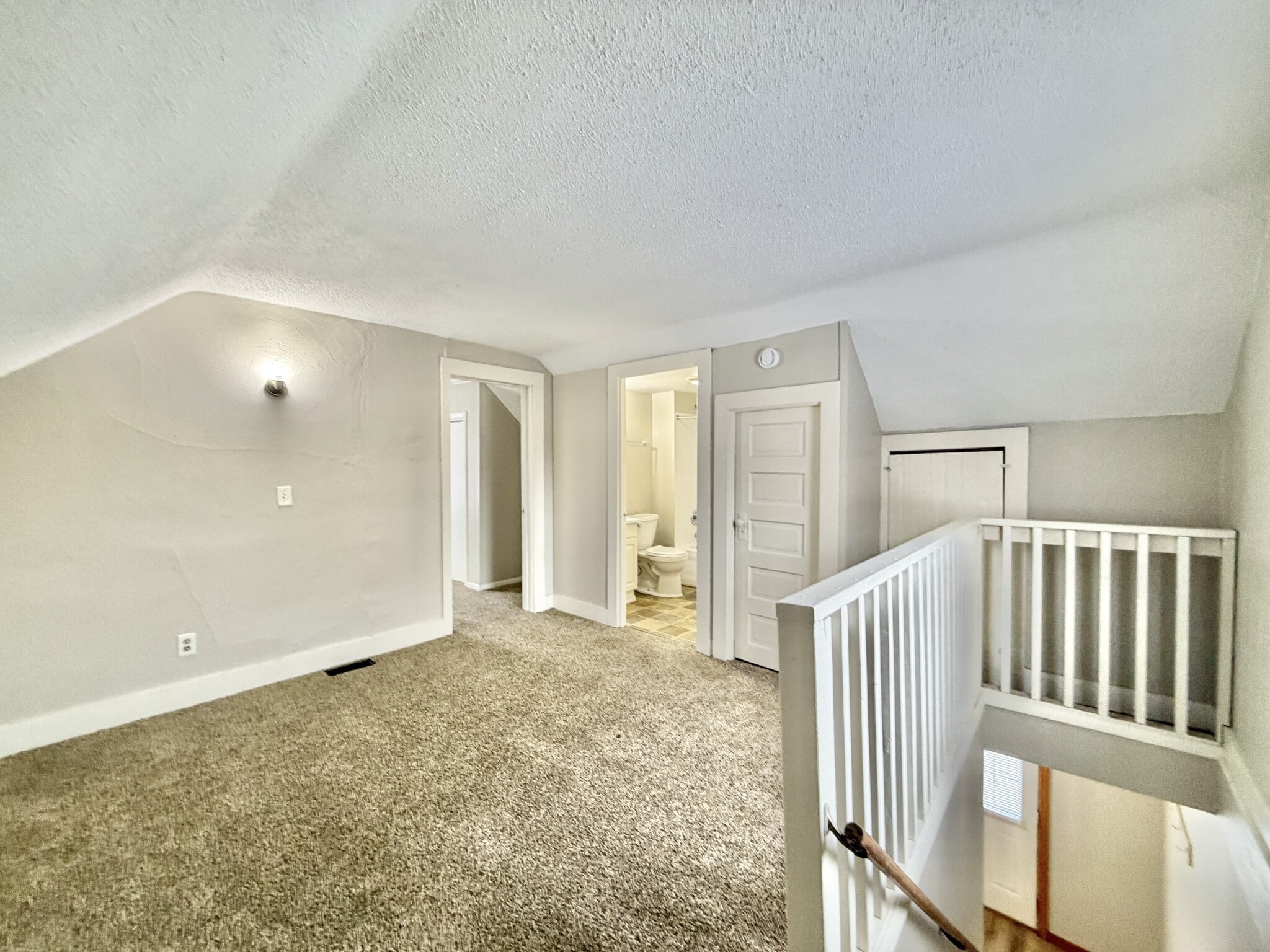 Building Photo - 1014 10th St