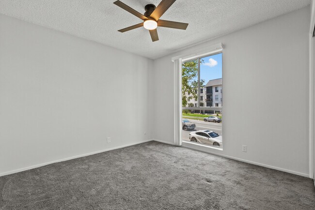 Building Photo - 15286 Sutton St