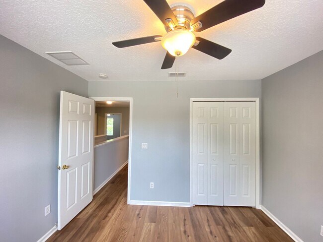 Building Photo - 5 bed / 2.5 bath Lake Nona Townhome!