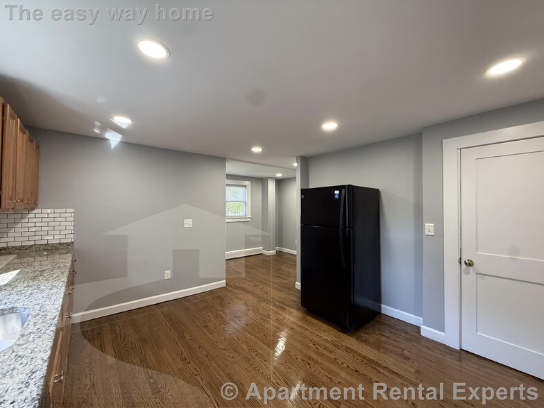 Building Photo - 58 Vinal Ave
