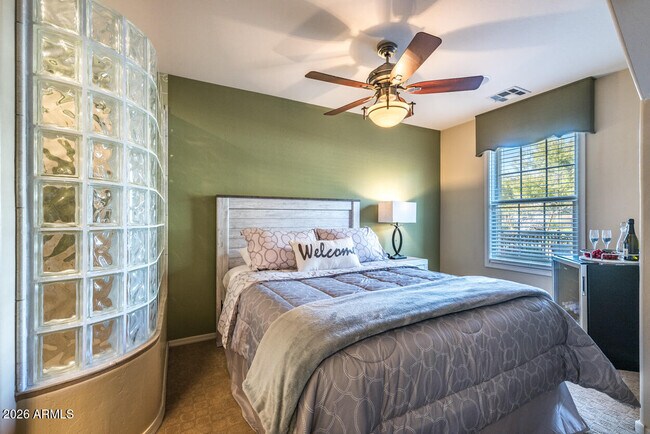 Building Photo - 1664 E Bridgeport Pkwy