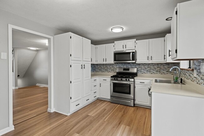 Building Photo - 68 Sterling Ln