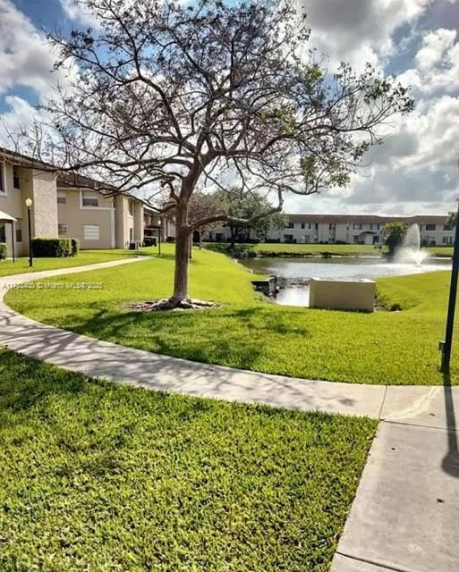 Building Photo - 10068 Twin Lakes Dr