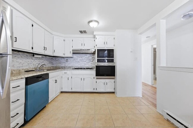 Building Photo - 13-27-27 Bell Blvd