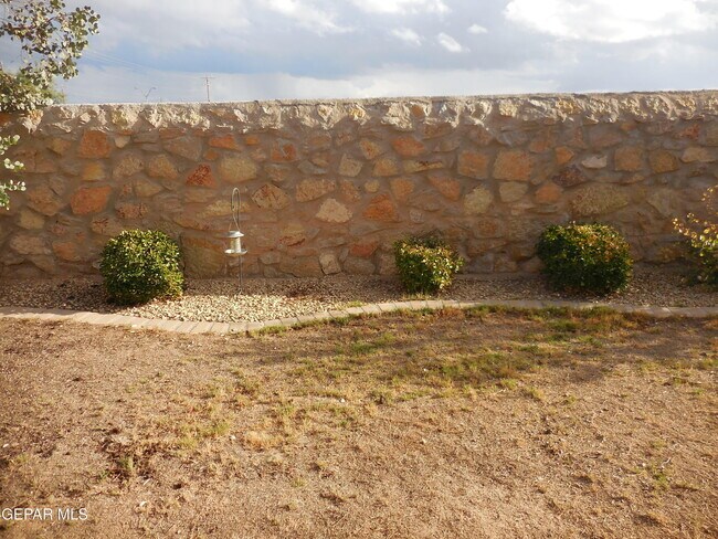 Building Photo - 12680 Katherine Brennand Rd