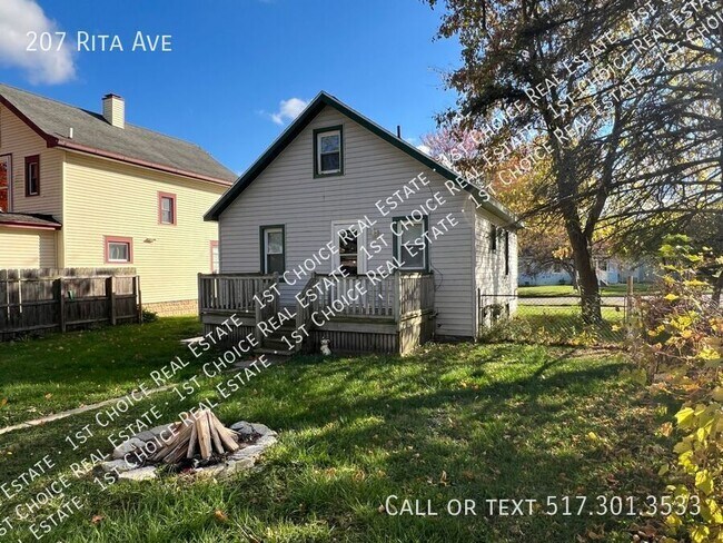 Building Photo - 207 Rita St