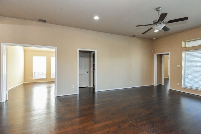 Building Photo - 11511 Ryan Manor Dr