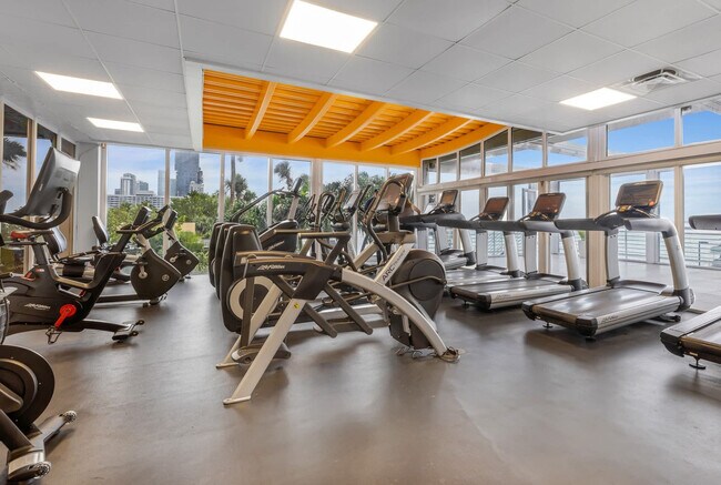Building Photo - 601 Biscayne Blvd