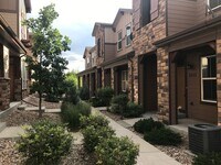 Building Photo - CHARMING 2BD TOWNHOME IN THE VISTAS AT NOR...