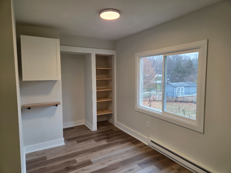 Building Photo - 441 Rutherford Ave