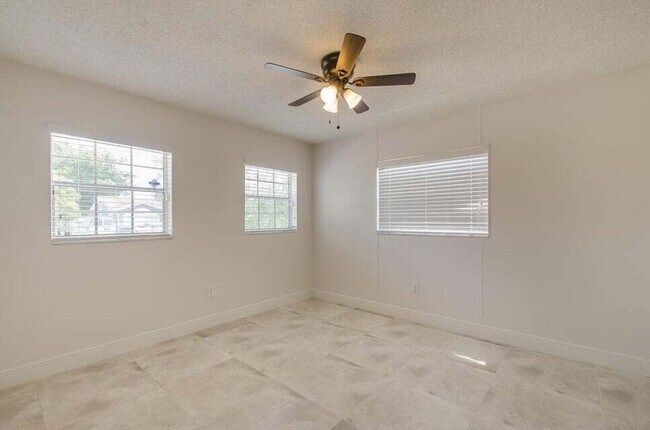 Building Photo - 22191 SW 60th Ave