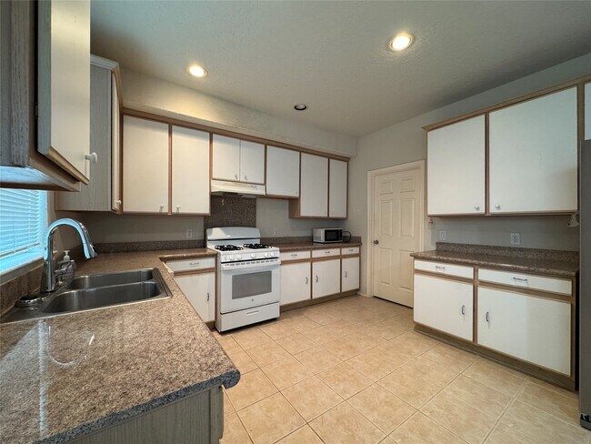 Building Photo - 13110 S Bellaire Estates Dr