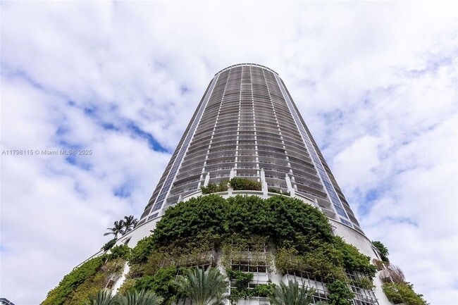 Building Photo - 1750 N Bayshore Dr